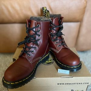 ❌Sold❌ Dr. Martens 1460 Abruzzo Serena Faux Fur Lined Lace Up Boots Women Size 6